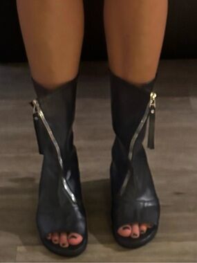NWOT ~ Edgy black faux leather Open-Toe Ankle Boots with Back Bow